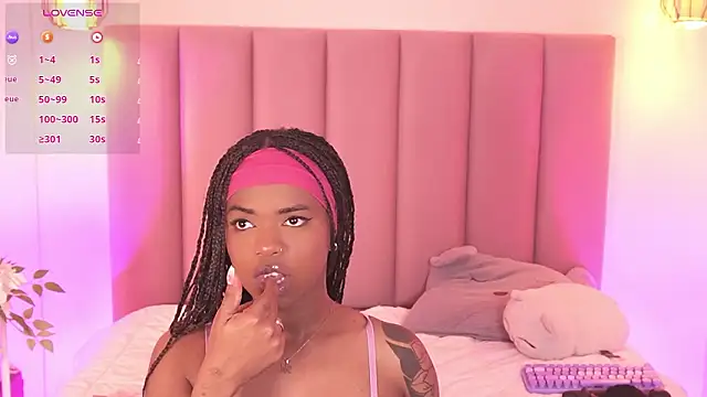 Snapshot of Marce_22 chatting on 03-02-26, 07:15 Marce 22 online show from 03-02-26, 07:15