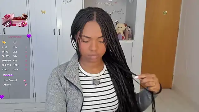 Snapshot of Marce_22 chatting on 02-16-26, 05:50 Marce 22 online show from 02-16-26, 05:50