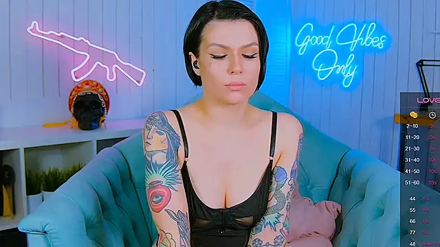 My toys pink online show from 03-13-25, 07:42