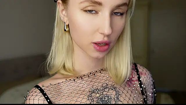 blondy room online show from 12-22-25, 05:35