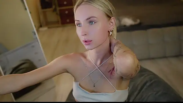 blondy room online show from 09-26-25, 04:14