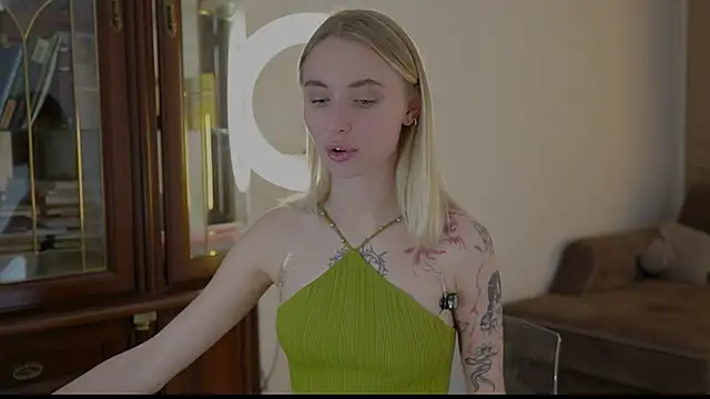 blondy room online show from 01-16-26, 04:11