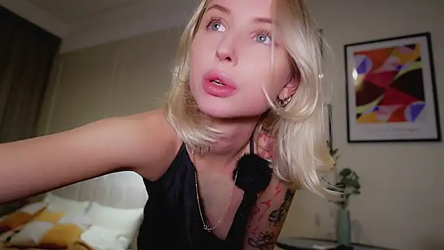 blondy room online show from 10-04-25, 05:03