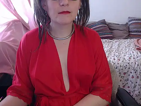 Snapshot of SofieStarlet chatting on 04-27-26, 02:04 SofieStarlet online show from 04-27-26, 02:04