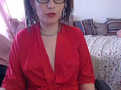 Snapshot of SofieStarlet chatting on 05-11-26, 02:45 SofieStarlet online show from 05-11-26, 02:45