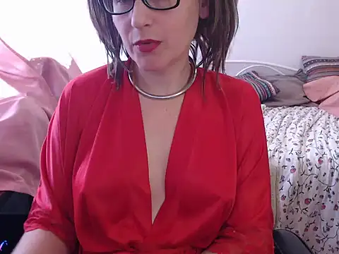 Snapshot of SofieStarlet chatting on 05-18-26, 02:22 SofieStarlet online show from 05-18-26, 02:22