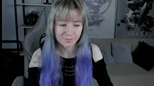 LexiWenford online show from 10-31-25, 03:03