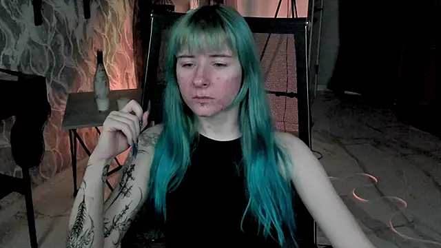 LexiWenford online show from 10-13-25, 02:35