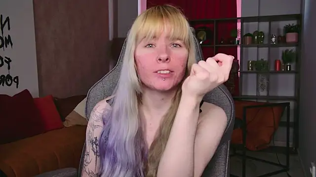 Snapshot of LexiWenford chatting on 06-01-26, 03:51 LexiWenford online show from 06-01-26, 03:51