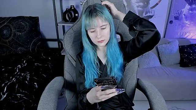 LexiWenford online show from 10-23-25, 02:54