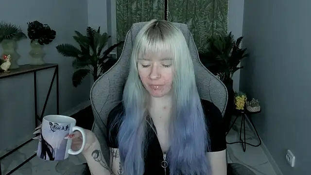 LexiWenford online show from 11-13-25, 03:10