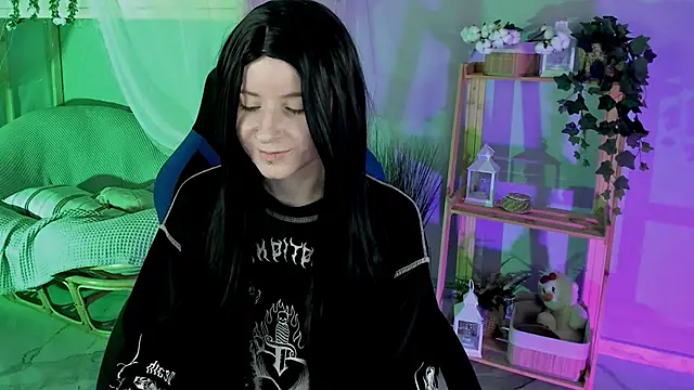 LexiWenford online show from 09-25-25, 03:23