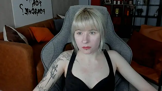 LexiWenford online show from 11-11-25, 03:01