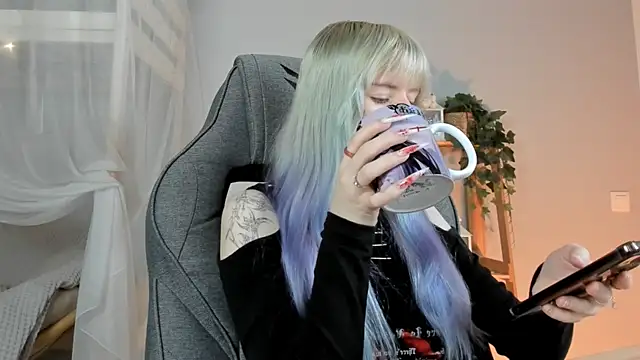 LexiWenford online show from 11-14-25, 02:59