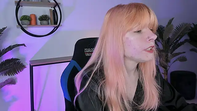 LexiWenford online show from 03-03-25, 05:47