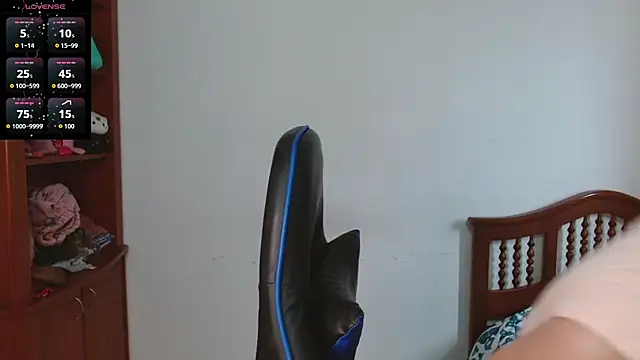 alexaa08 online show from 10-28-25, 12:26