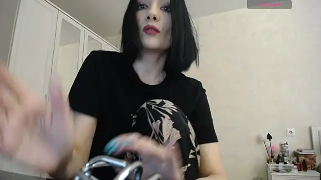 Snapshot of Devil_Goddess chatting on 12-15-25, 12:55 Devil Goddess online show from 12-15-25, 12:55