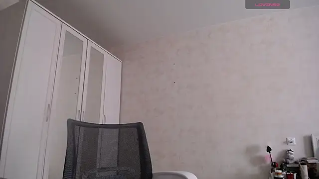 Snapshot of Devil_Goddess chatting on 01-12-26, 01:18 Devil Goddess online show from 01-12-26, 01:18