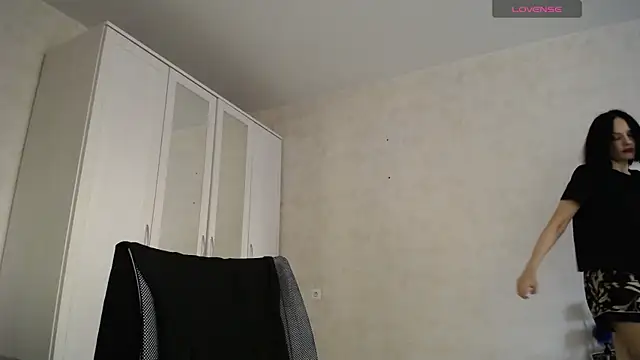 Snapshot of Devil_Goddess chatting on 11-22-25, 12:59 Devil Goddess online show from 11-22-25, 12:59