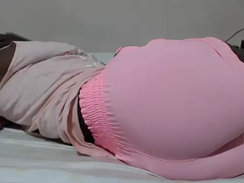 Petite doll20 online show from 10-18-25, 05:48