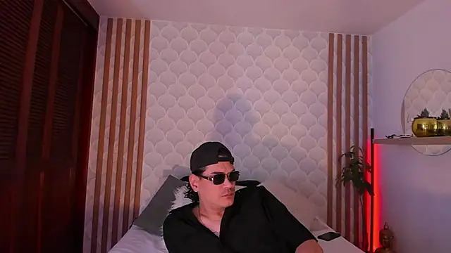 Snapshot of PamelaReall chatting on 02-17-26, 07:49 PamelaReall online show from 02-17-26, 07:49