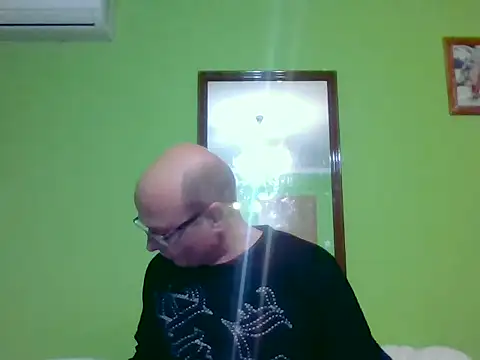 Tiger202441 online show from 10-26-25, 06:52