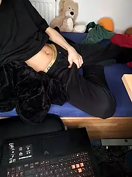 Dennis 2024 online show from 11-20-25, 07:58