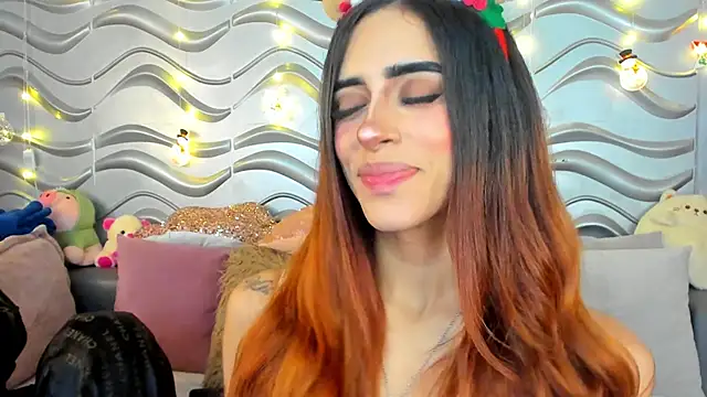Snapshot of StormiRusso chatting on 12-17-24, 02:44 StormiRusso online show from 12-17-24, 02:44