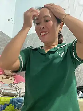 Linaannn online show from 12-22-25, 12:00