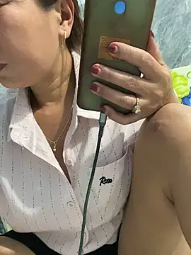 Linaannn online show from 02-04-26, 11:38