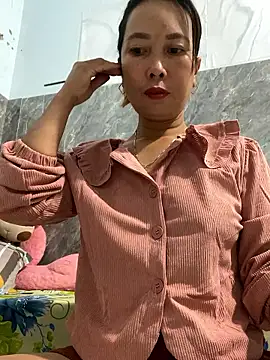 Linaannn online show from 01-12-26, 11:53