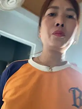 Linaannn online show from 04-05-26, 12:28