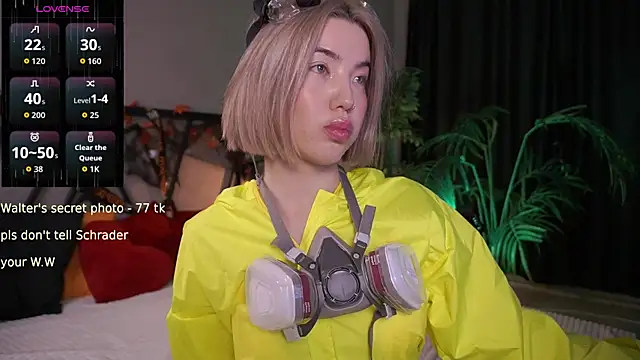 LindaThacker online show from 10-30-25, 04:44