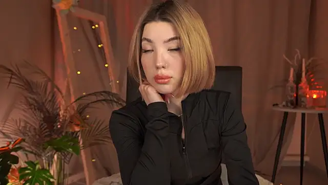 Snapshot of LindaThacker chatting on 02-20-25, 11:20 LindaThacker online show from 02-20-25, 11:20