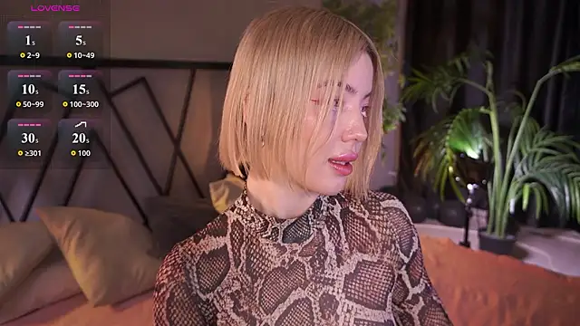 Snapshot of LindaThacker chatting on 03-02-26, 04:24 LindaThacker online show from 03-02-26, 04:24