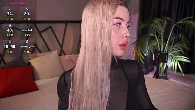 LindaThacker online show from 03-28-26, 04:35