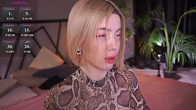 Snapshot of LindaThacker chatting on 03-02-26, 07:15 LindaThacker online show from 03-02-26, 07:15