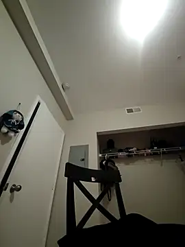 sissyhellokitty00 online show from 12-18-24, 08:42