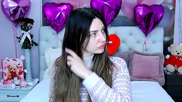Snapshot of VioletUmi chatting on 02-14-25, 09:34 VioletUmi online show from 02-14-25, 09:34