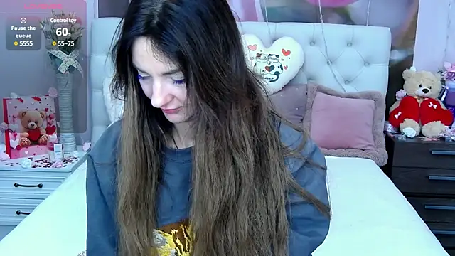 Snapshot of VioletUmi chatting on 02-16-25, 09:04 VioletUmi online show from 02-16-25, 09:04
