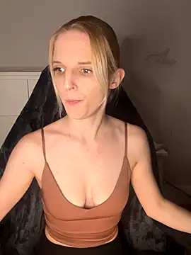 Luna Lacroix online show from 12-05-25, 05:00