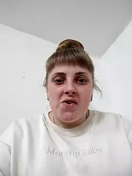 Snapshot of CoddessCrystal chatting on 03-01-25, 12:23 CoddessCrystal online show from 03-01-25, 12:23