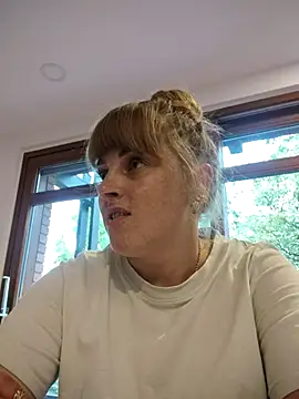 Snapshot of CoddessCrystal chatting on 09-14-25, 06:25 CoddessCrystal online show from 09-14-25, 06:25