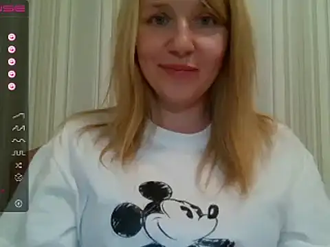 Snapshot of urbadkitty chatting on 03-01-25, 01:07 urbadkitty online show from 03-01-25, 01:07