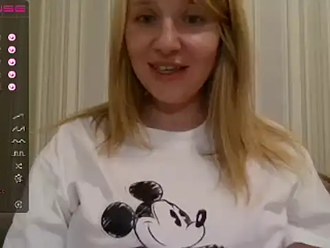 Snapshot of urbadkitty chatting on 02-21-25, 06:04 urbadkitty online show from 02-21-25, 06:04