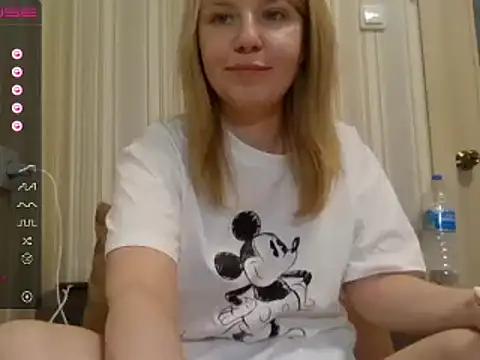 Snapshot of urbadkitty chatting on 03-14-25, 02:52 urbadkitty online show from 03-14-25, 02:52