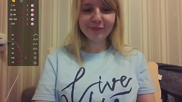 Snapshot of urbadkitty chatting on 10-04-25, 04:08 urbadkitty online show from 10-04-25, 04:08