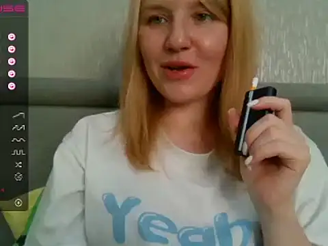 Snapshot of urbadkitty chatting on 03-18-25, 10:17 urbadkitty online show from 03-18-25, 10:17