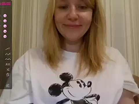 Snapshot of urbadkitty chatting on 02-22-25, 03:03 urbadkitty online show from 02-22-25, 03:03