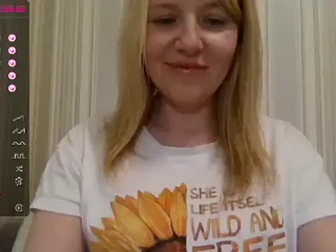 Snapshot of urbadkitty chatting on 02-15-25, 05:17 urbadkitty online show from 02-15-25, 05:17
